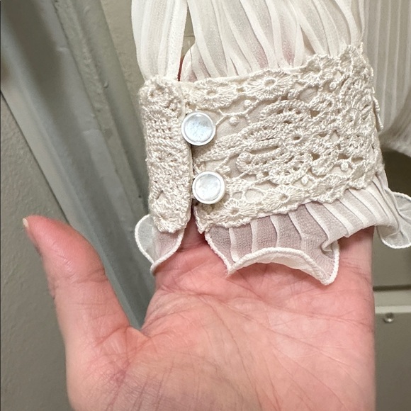 Polo by Ralph Lauren Cream Lace-Front Ruffled High-Neck Blouse Size 4 - Picture 5 of 14